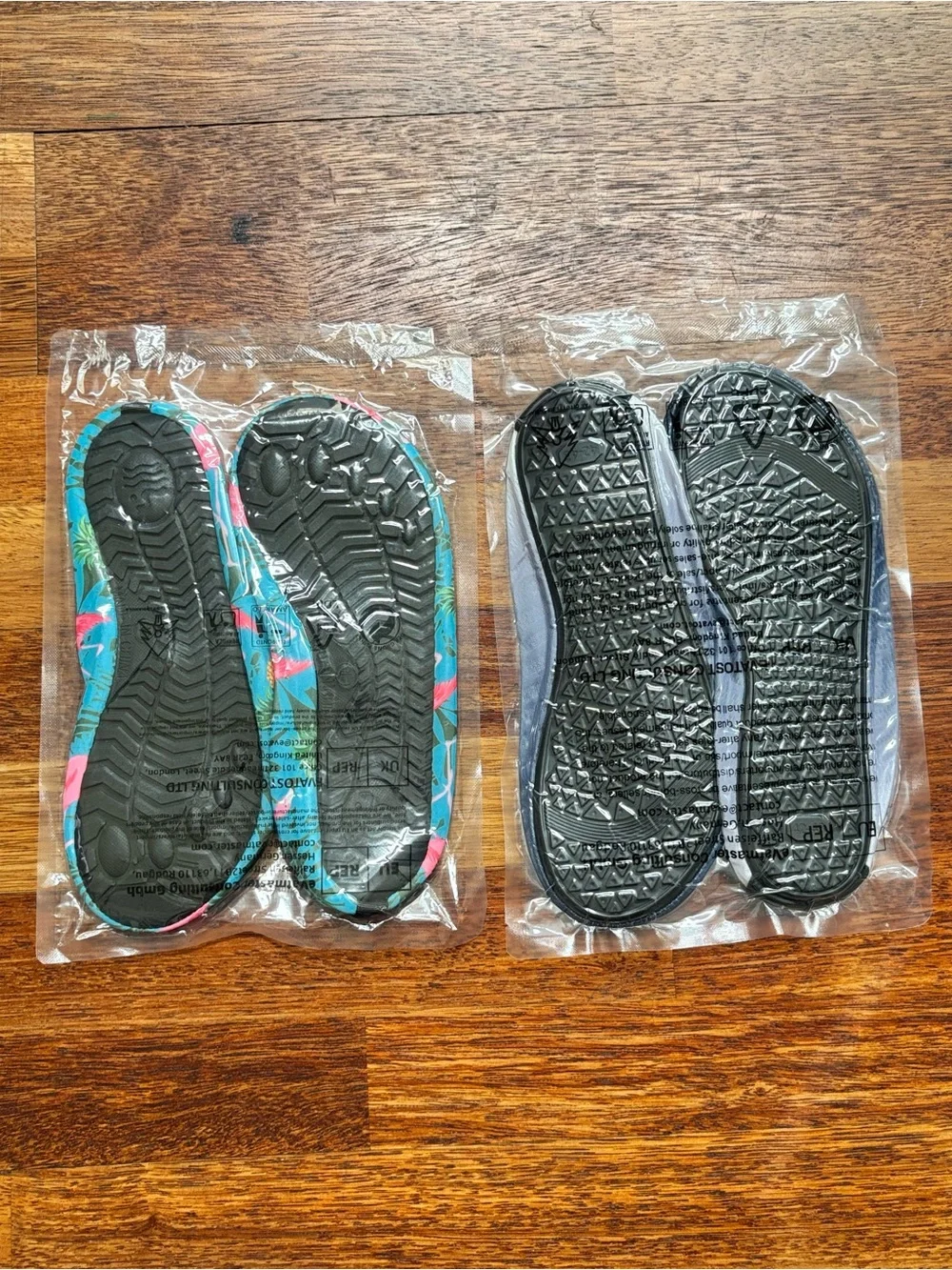 Quick-Dry Aqua Socks For Beach Swimming And Water Sports - set of 2 - NEW